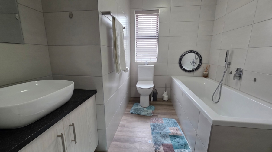 2 Bedroom Property for Sale in Da Nova Western Cape